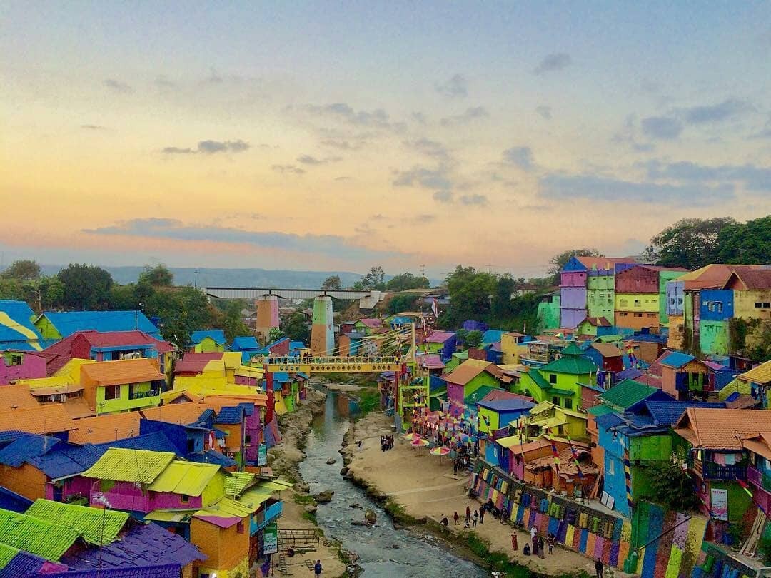 Làng Cầu Vồng - Ảnh 2 Làng Cầu Vồng - Ảnh 2